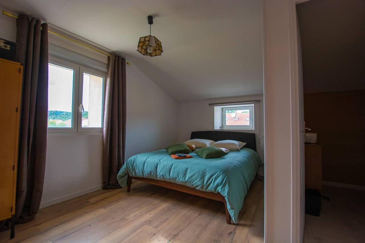 Emilie Une Nuit - 3 Chambres Au 2E Etage - Maison Avec Chats Vandieres  외부 사진